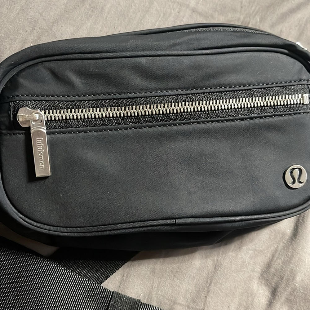 Lululemon Wunderlust Belt Bag - Picture 4 of 8